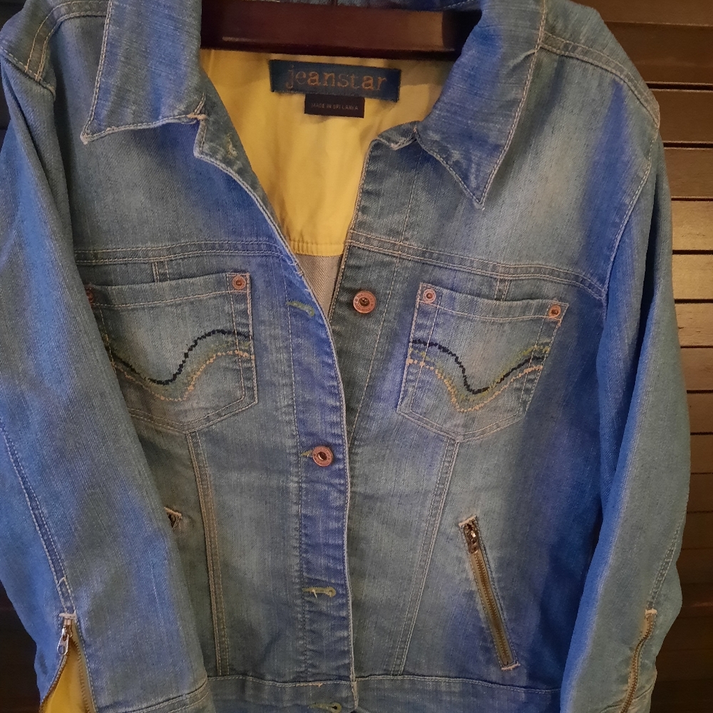 Jeanstar jeans jacket , size L, made in Sri Lanka
